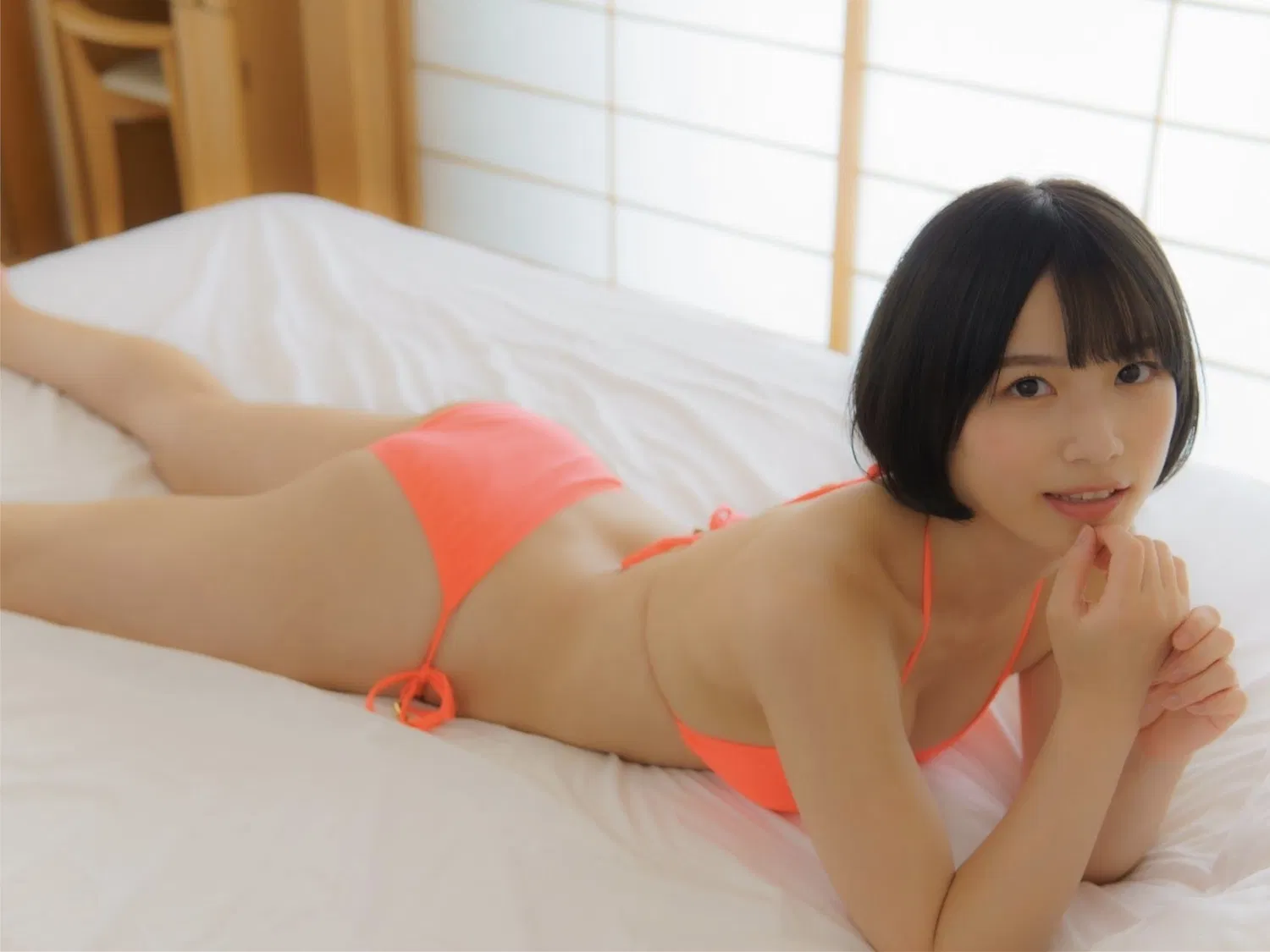 [Photobook] 村上りいな フェティッシュ写真集『ニーハイソックスになりたくて』(エンタメ娯楽ちゃんねる)