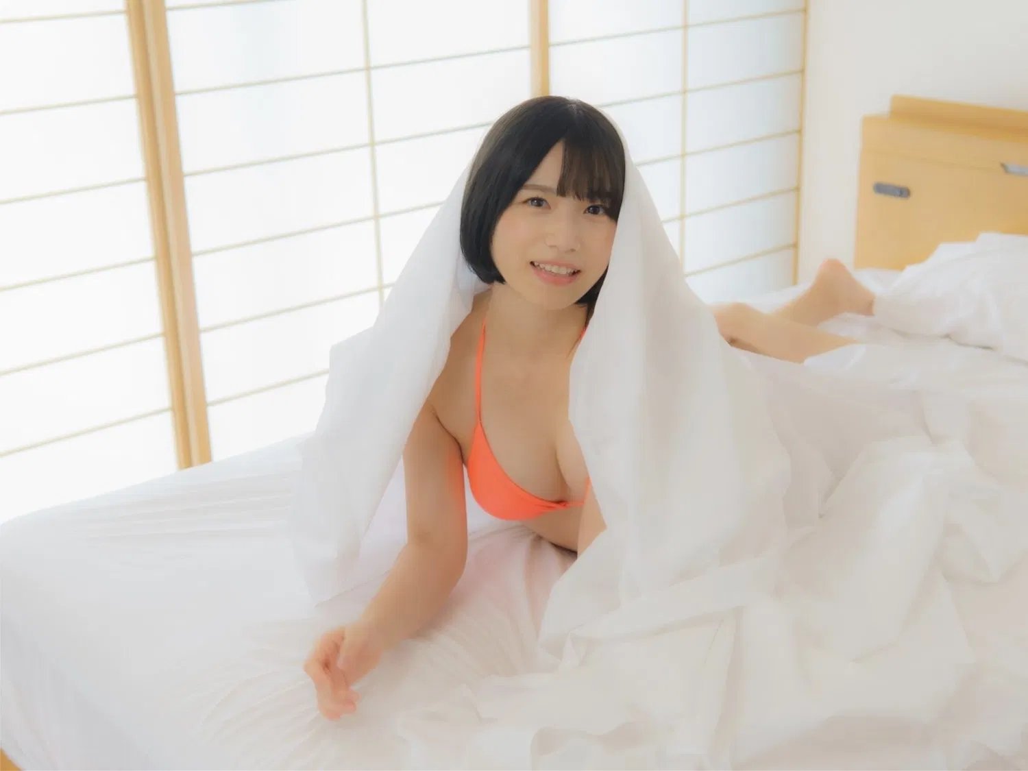 [Photobook] 村上りいな フェティッシュ写真集『ニーハイソックスになりたくて』(エンタメ娯楽ちゃんねる)