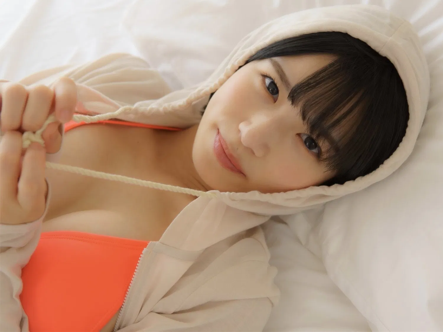 [Photobook] 村上りいな フェティッシュ写真集『ニーハイソックスになりたくて』(エンタメ娯楽ちゃんねる)