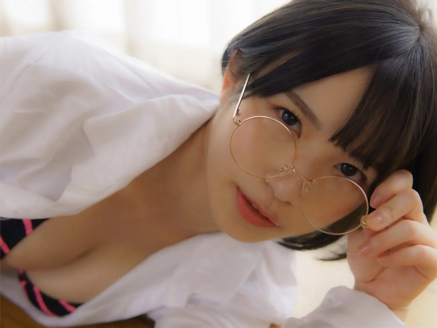 [Photobook] 村上りいな フェティッシュ写真集『ニーハイソックスになりたくて』(エンタメ娯楽ちゃんねる)