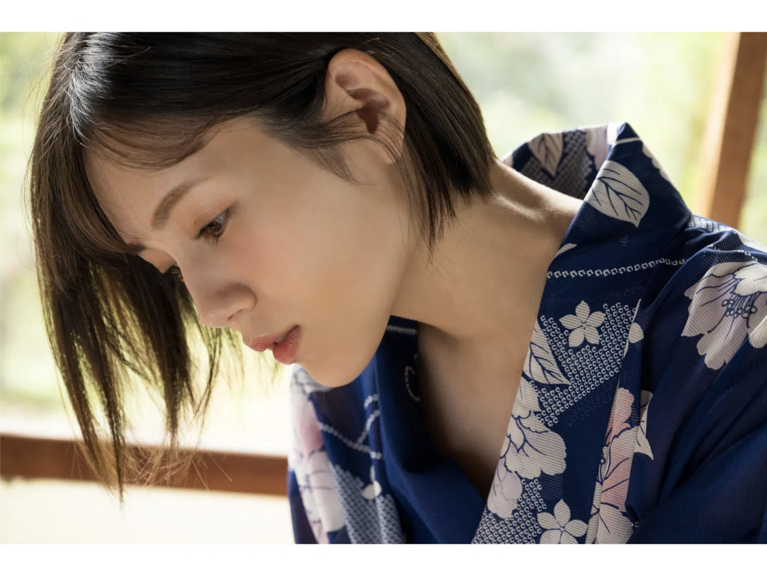 [Photobook] 涼森れむ グラビア写真集『優艶 Romantic』