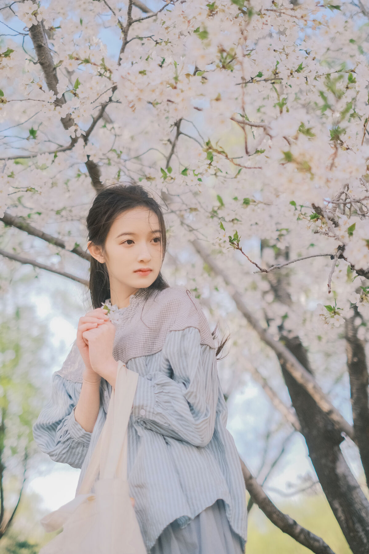 YiTuYu艺图语 Vol.8867 Tong