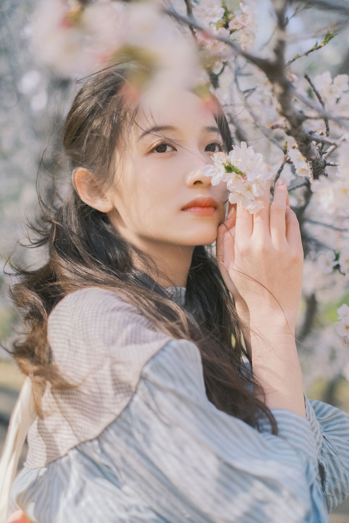 YiTuYu艺图语 Vol.8867 Tong