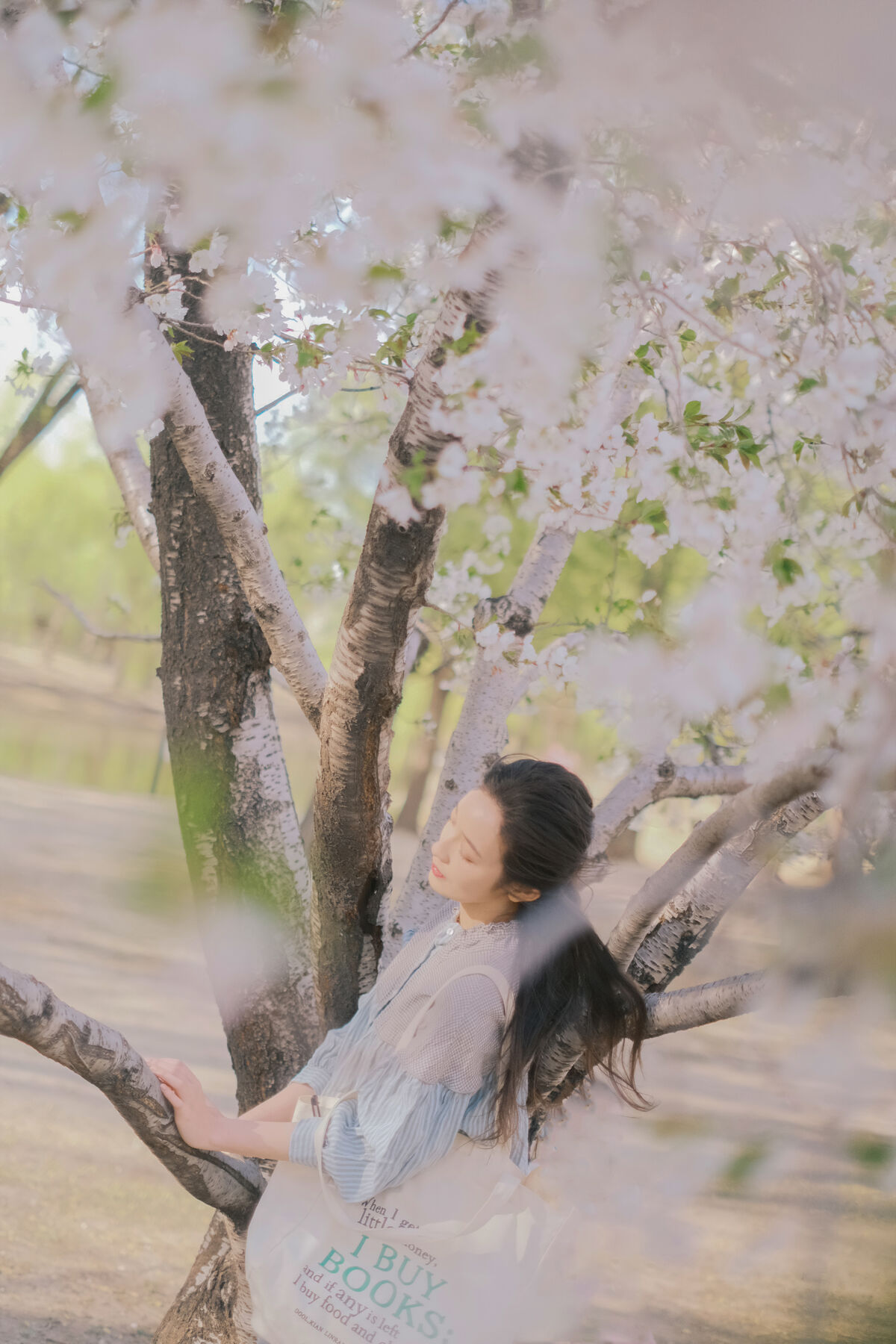 YiTuYu艺图语 Vol.8867 Tong