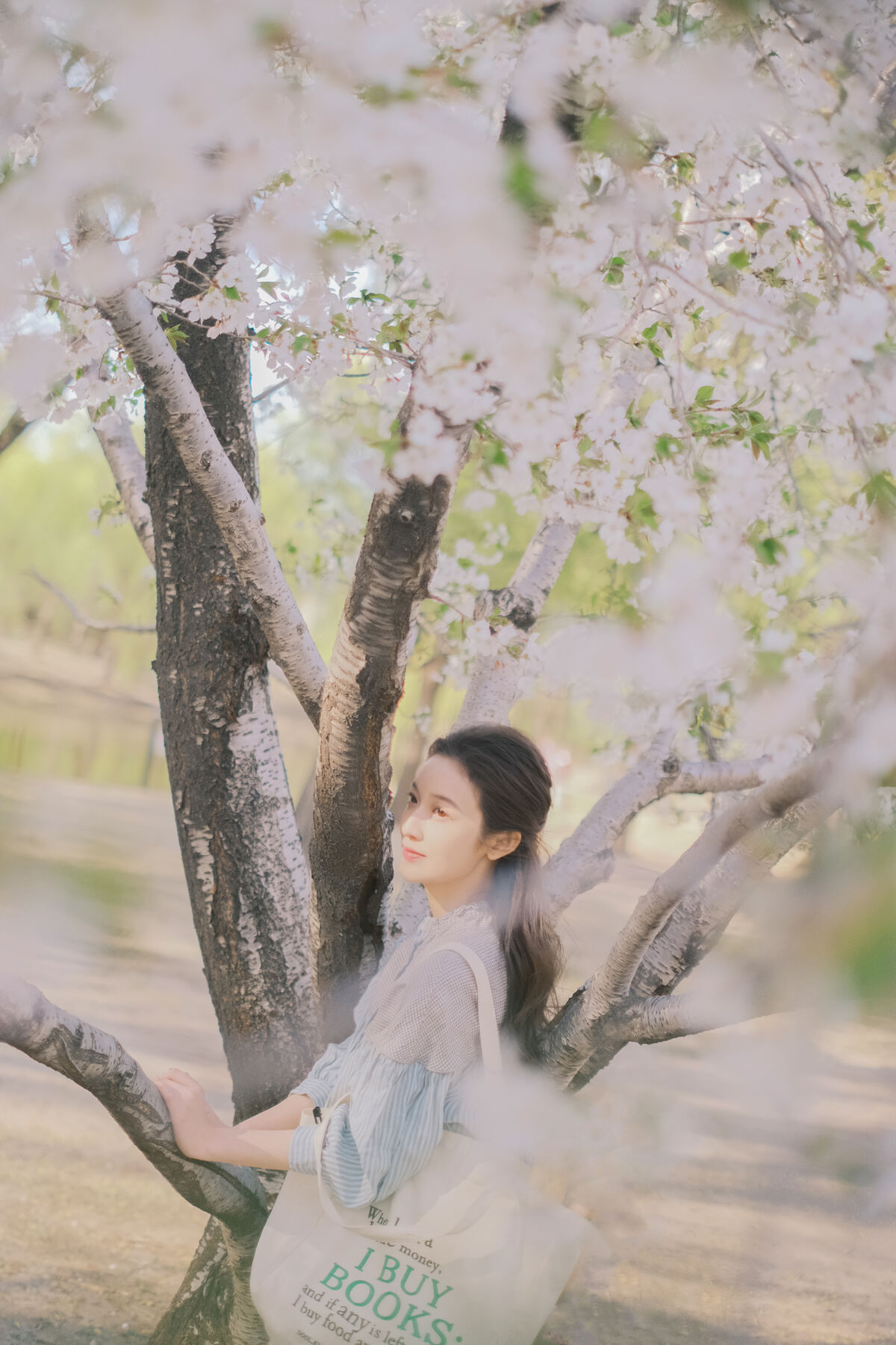 YiTuYu艺图语 Vol.8867 Tong