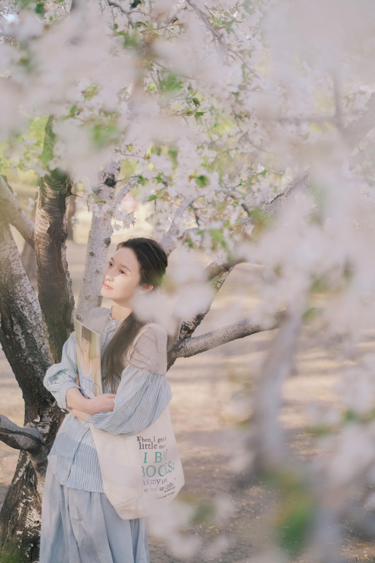 YiTuYu艺图语 Vol.8867 Tong