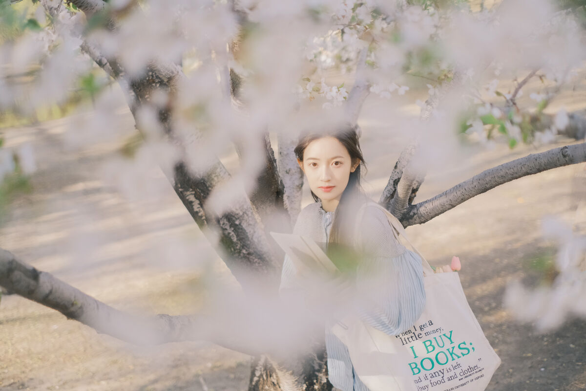 YiTuYu艺图语 Vol.8867 Tong