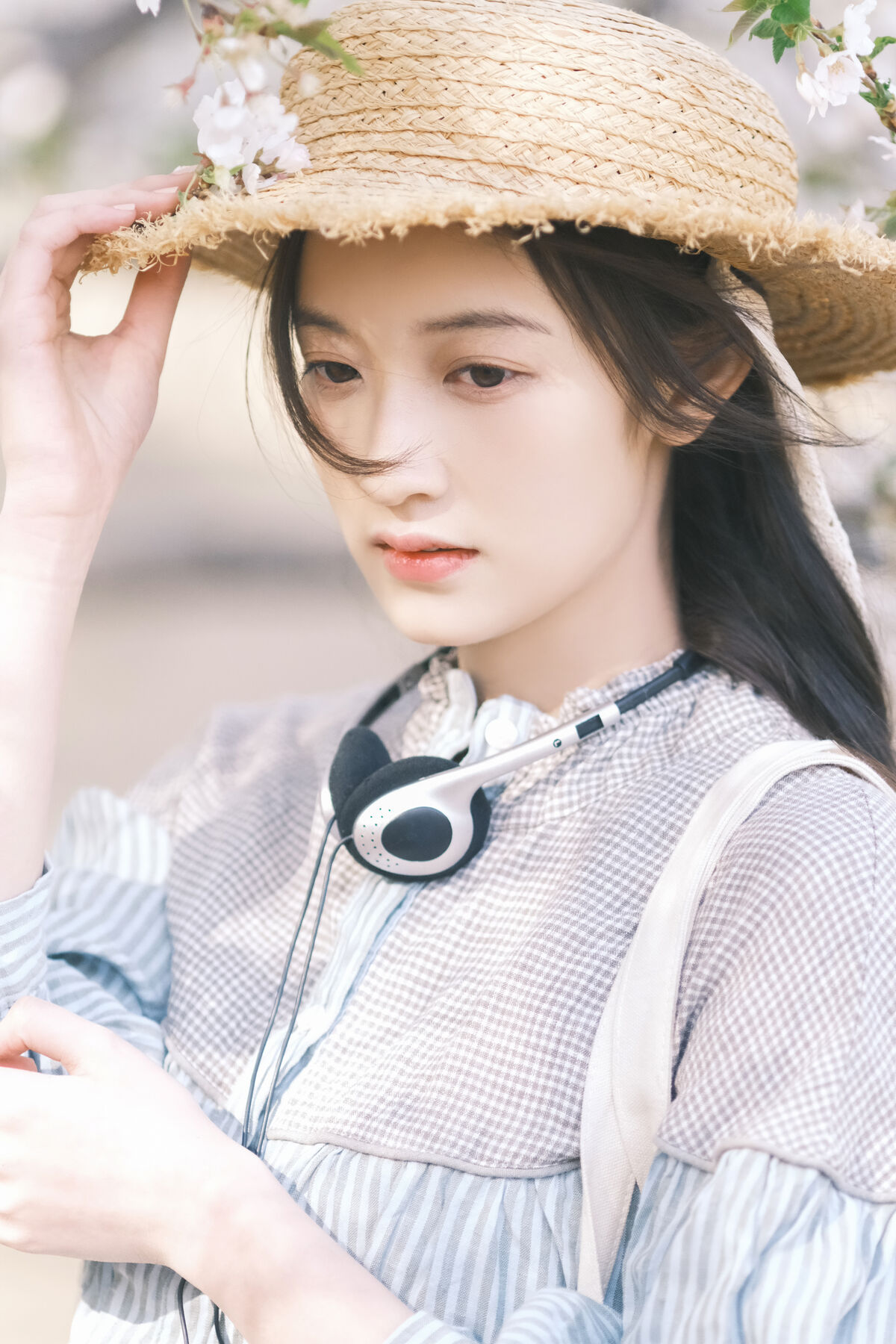 YiTuYu艺图语 Vol.8867 Tong