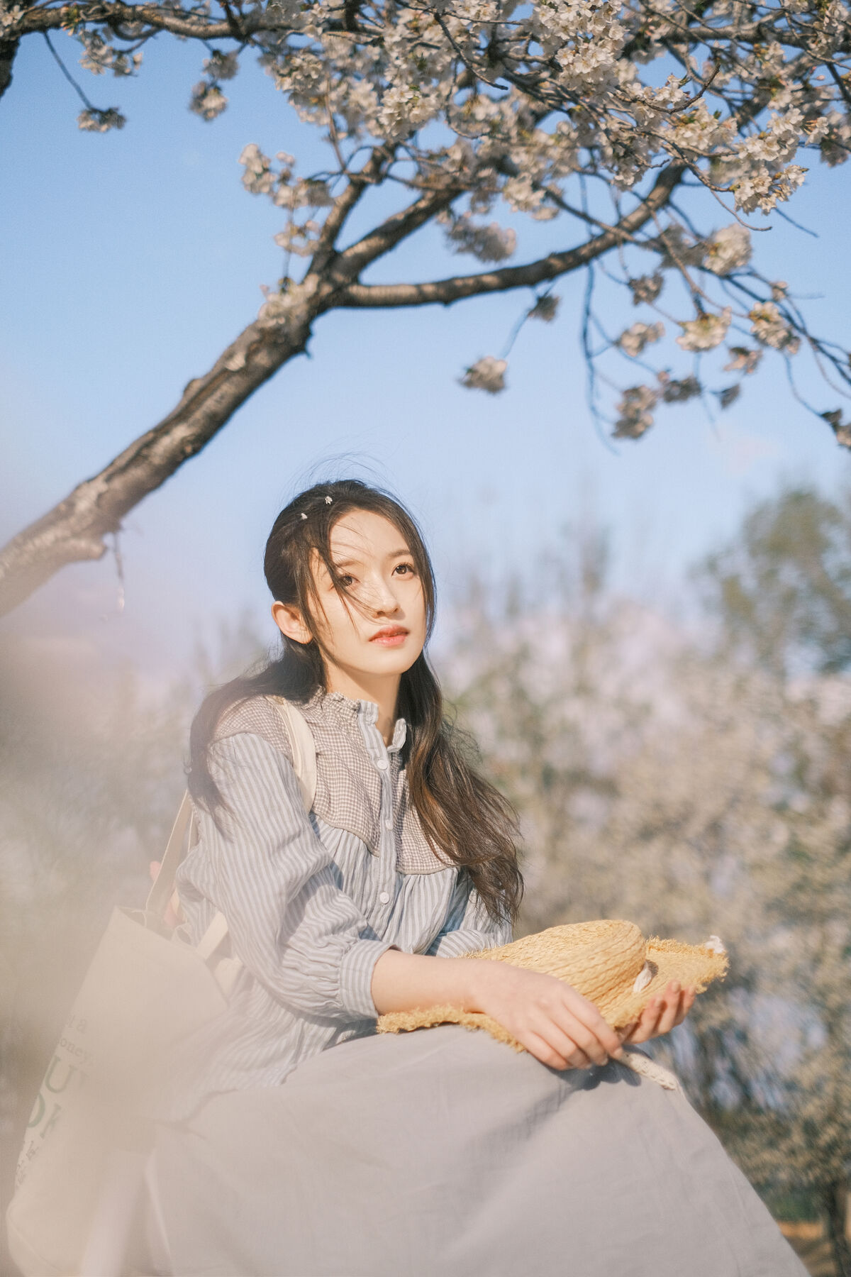 YiTuYu艺图语 Vol.8867 Tong