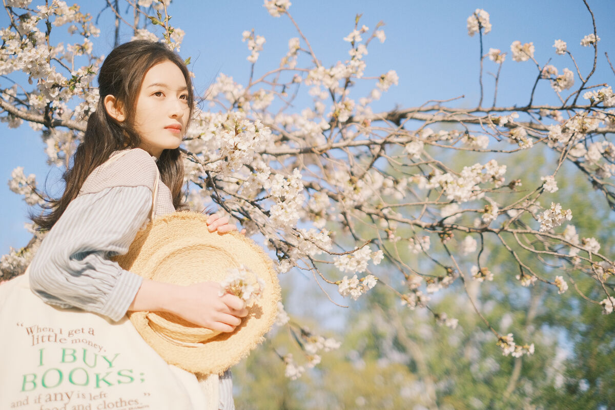 YiTuYu艺图语 Vol.8867 Tong