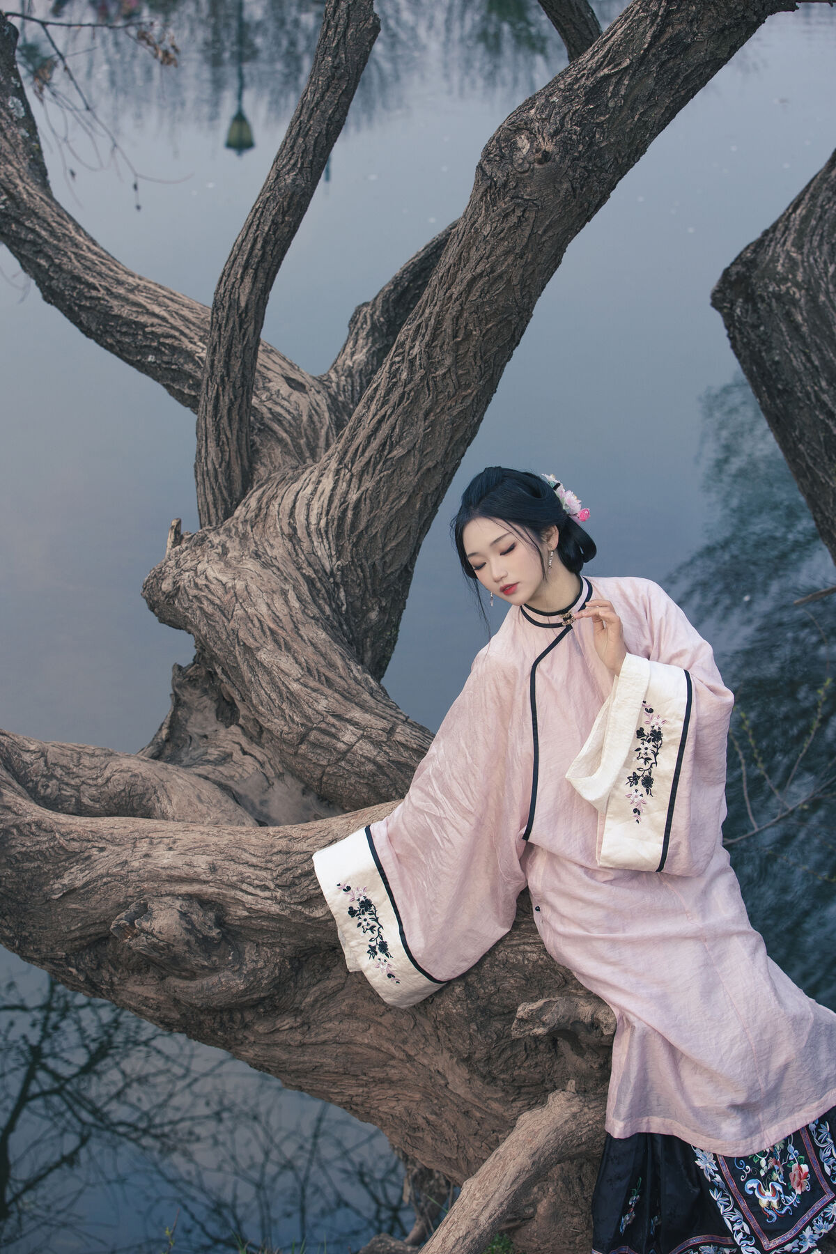 YiTuYu艺图语 Vol.8869 Yi Ming