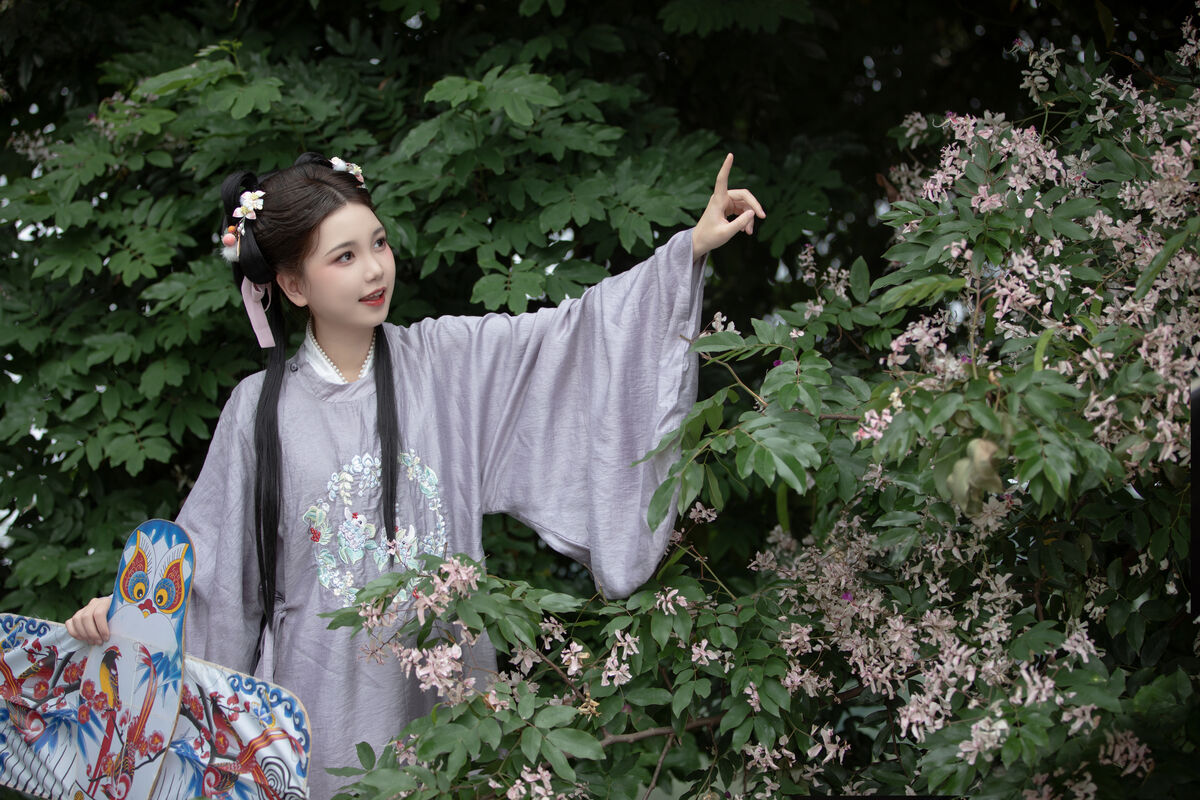 YiTuYu艺图语 Vol.8872 E E Chi Bu Bao