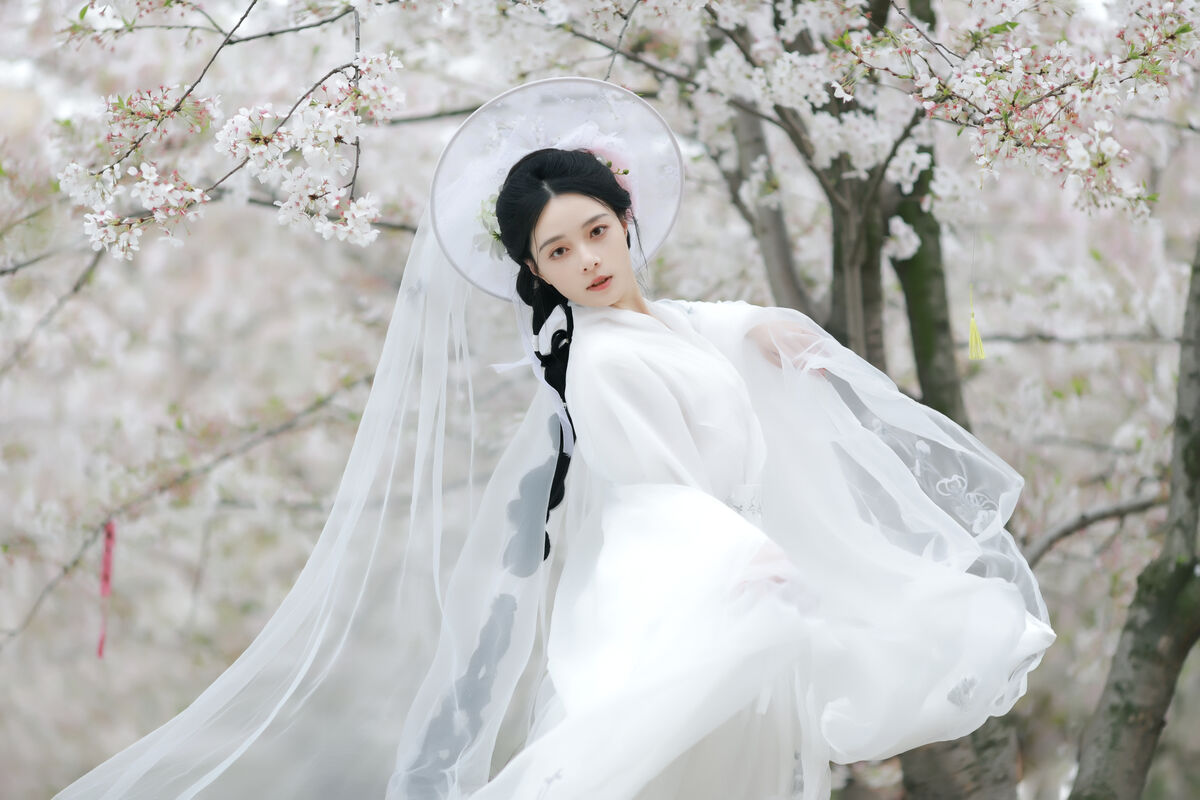 YiTuYu艺图语 Vol.8880 Sui Sui Ru Yi