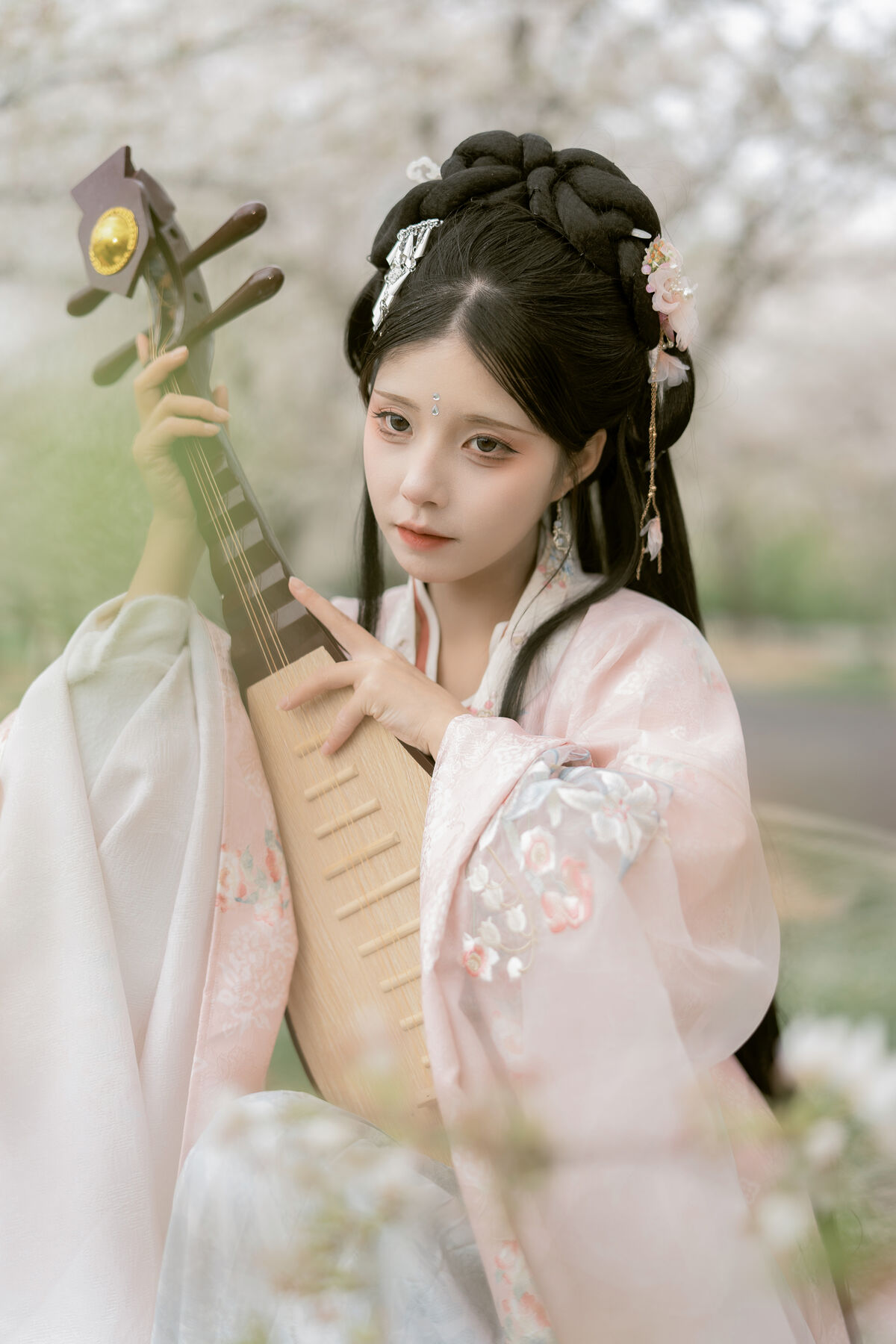 YiTuYu艺图语 Vol.8886 Gu Yan Yi