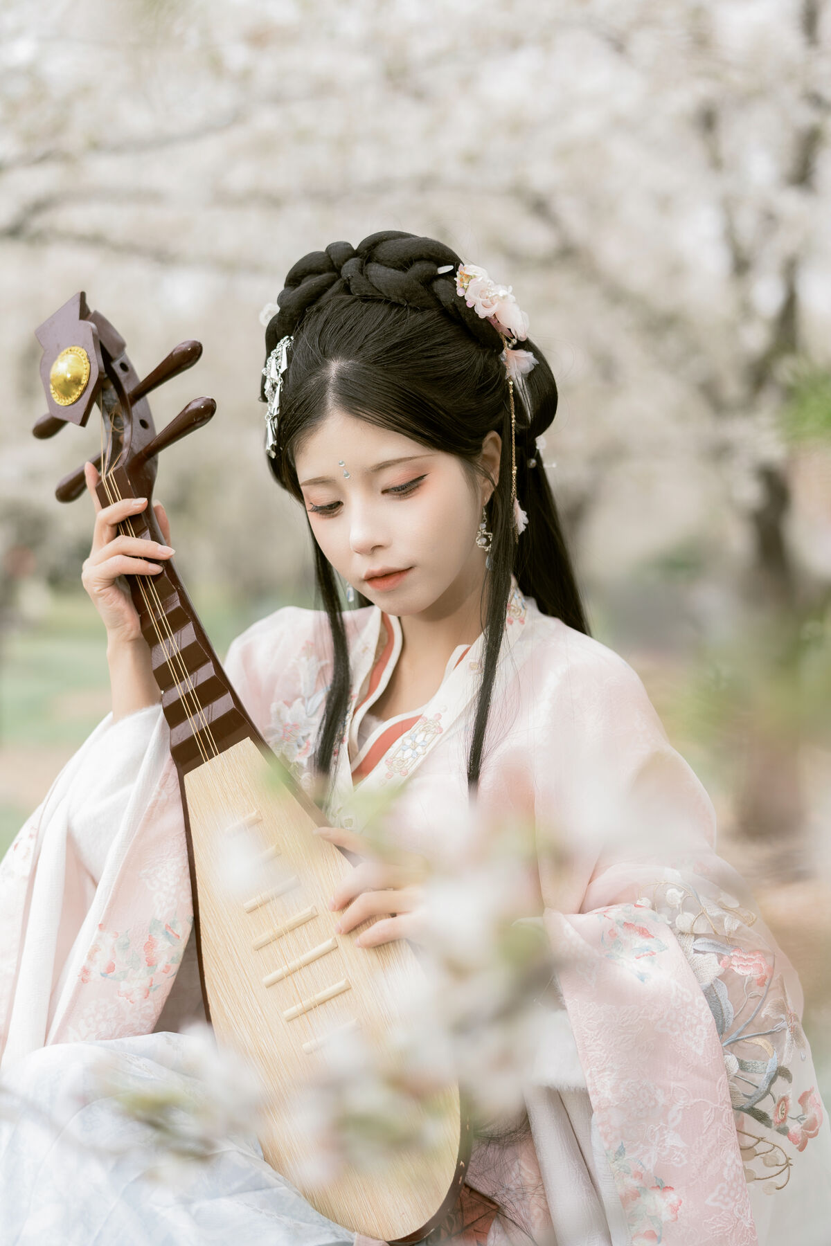 YiTuYu艺图语 Vol.8886 Gu Yan Yi