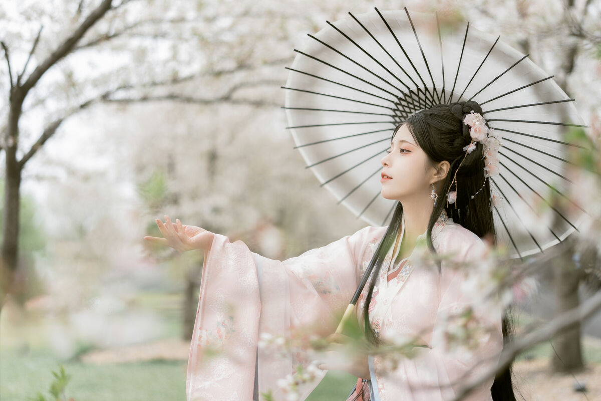 YiTuYu艺图语 Vol.8886 Gu Yan Yi