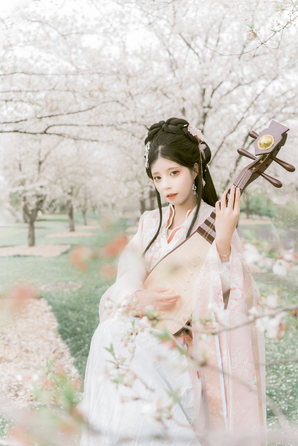 YiTuYu艺图语 Vol.8886 Gu Yan Yi