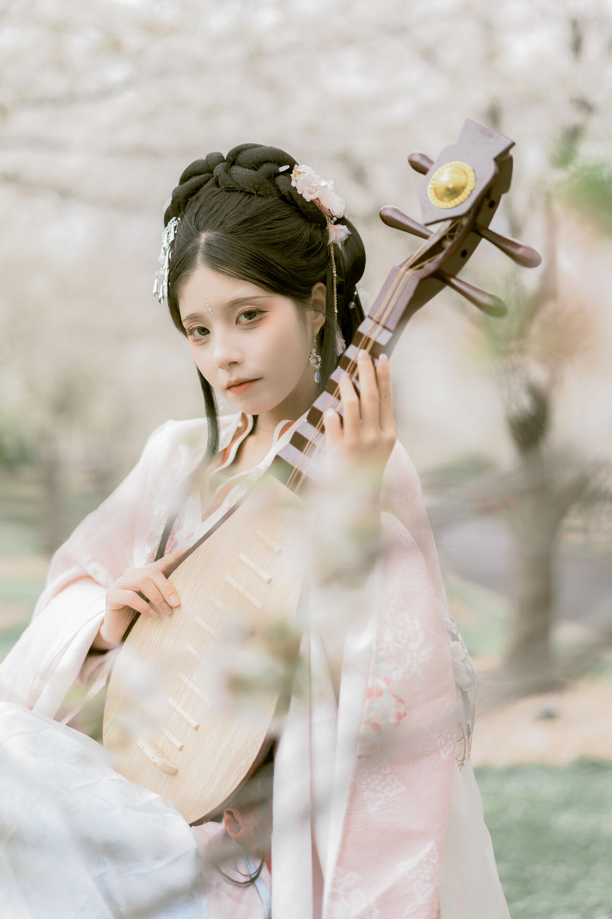 YiTuYu艺图语 Vol.8886 Gu Yan Yi