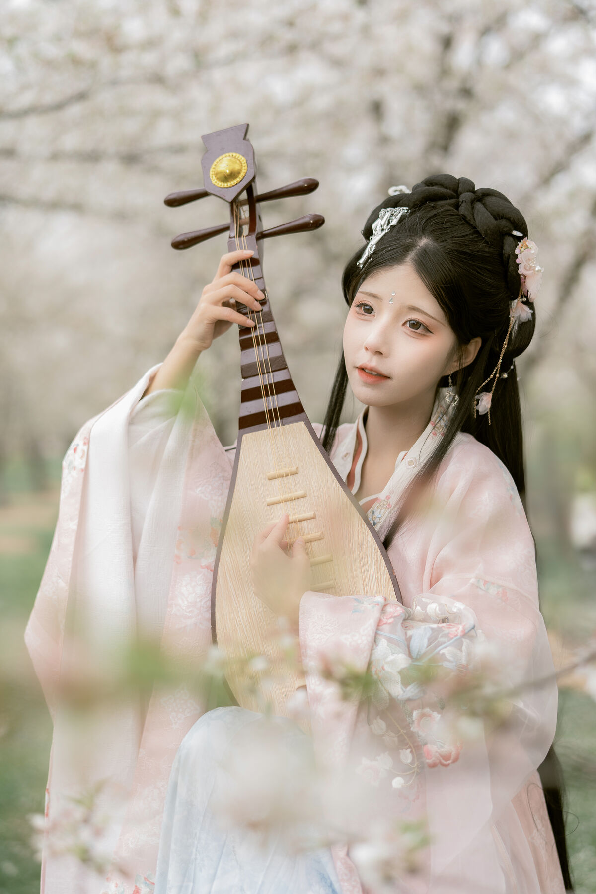 YiTuYu艺图语 Vol.8886 Gu Yan Yi