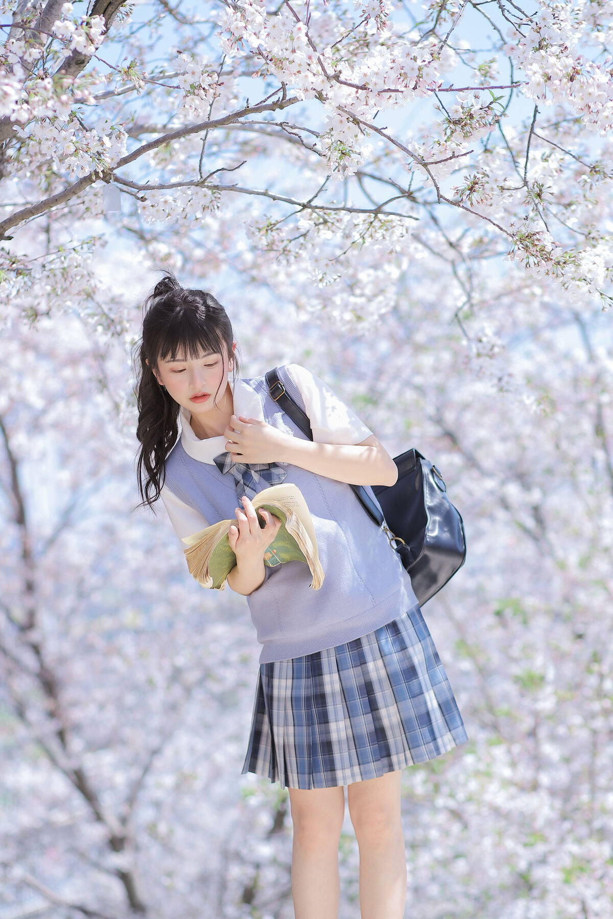 YiTuYu艺图语 Vol.8890 Zhuo Dao Yi Zhi Su Su