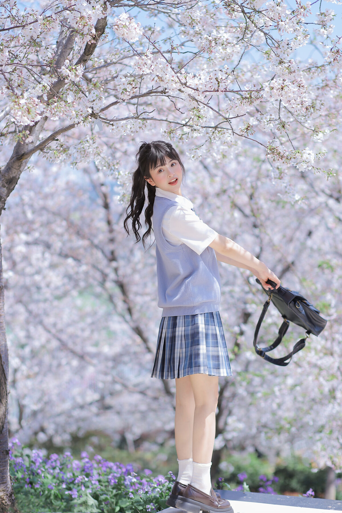 YiTuYu艺图语 Vol.8890 Zhuo Dao Yi Zhi Su Su