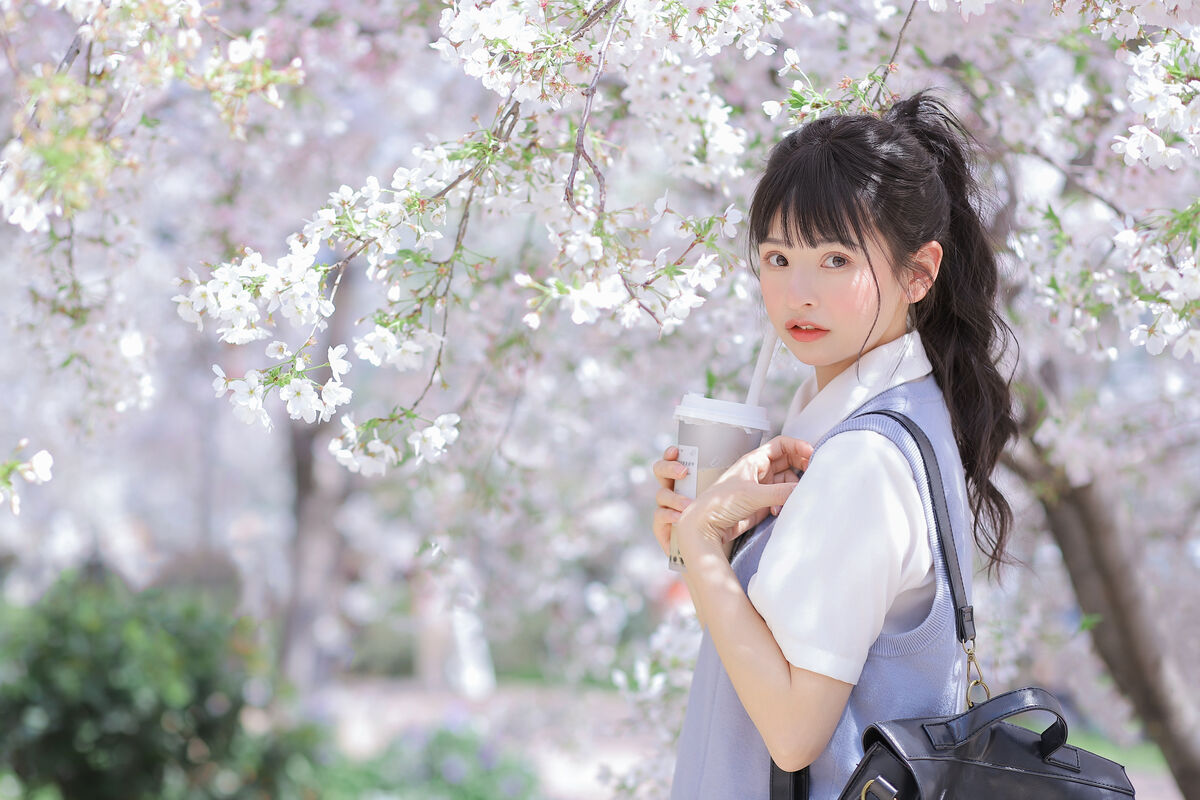 YiTuYu艺图语 Vol.8890 Zhuo Dao Yi Zhi Su Su