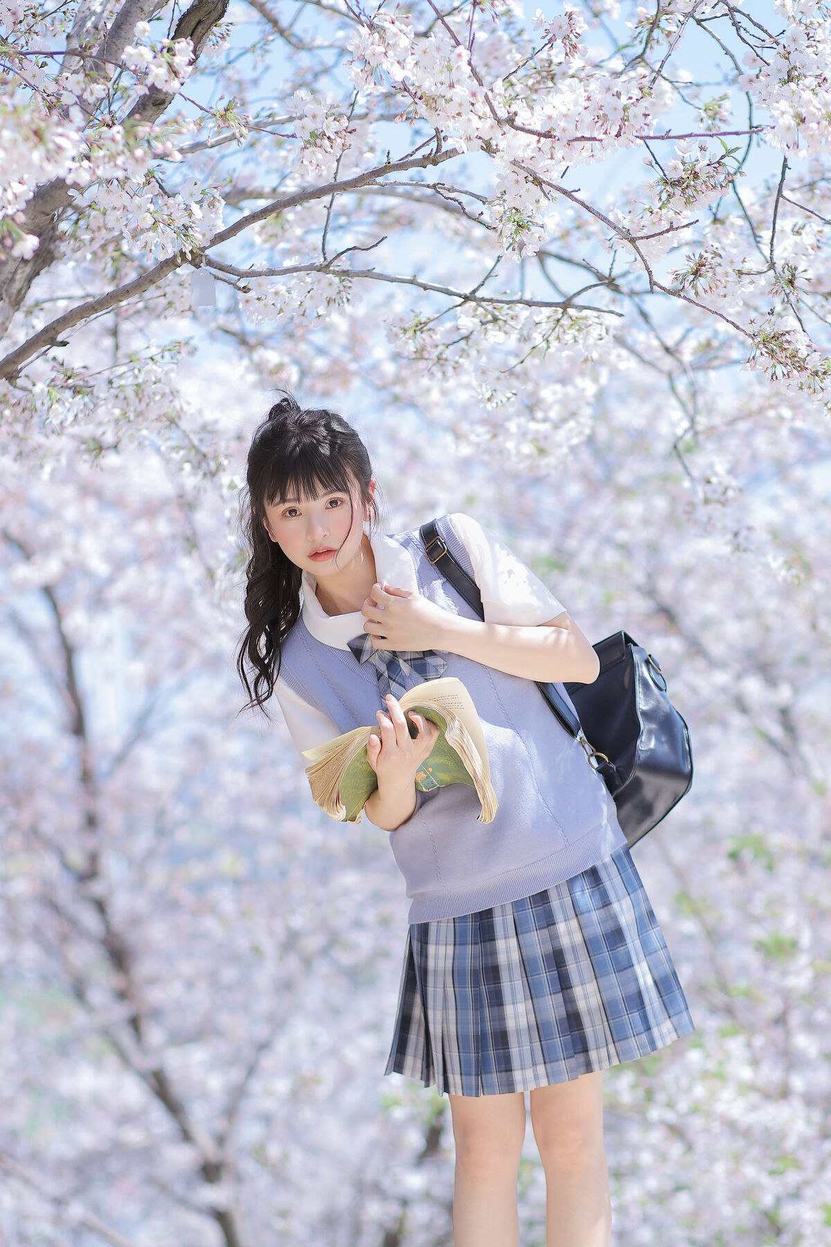 YiTuYu艺图语 Vol.8890 Zhuo Dao Yi Zhi Su Su