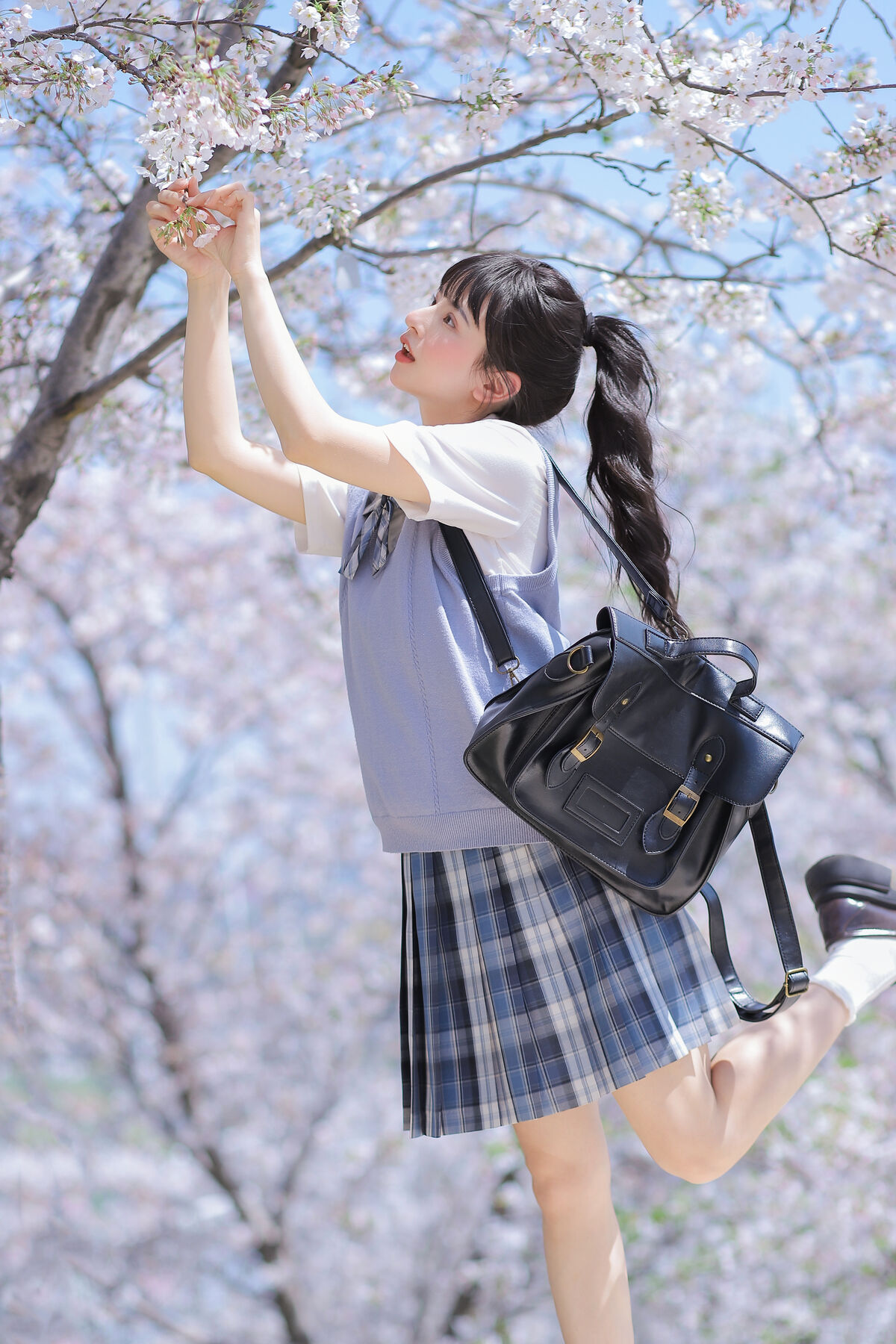 YiTuYu艺图语 Vol.8890 Zhuo Dao Yi Zhi Su Su