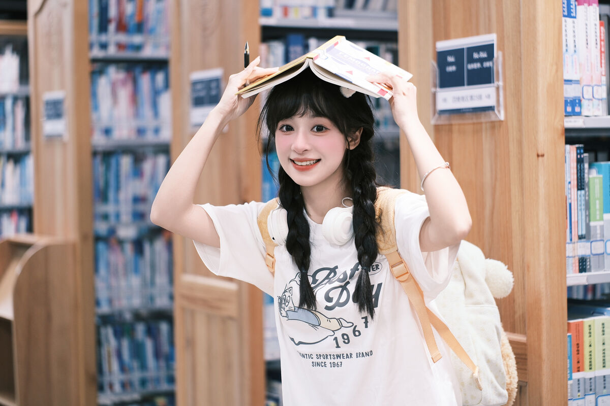 YiTuYu艺图语 Vol.8898 Xia Yu Xiao Nian