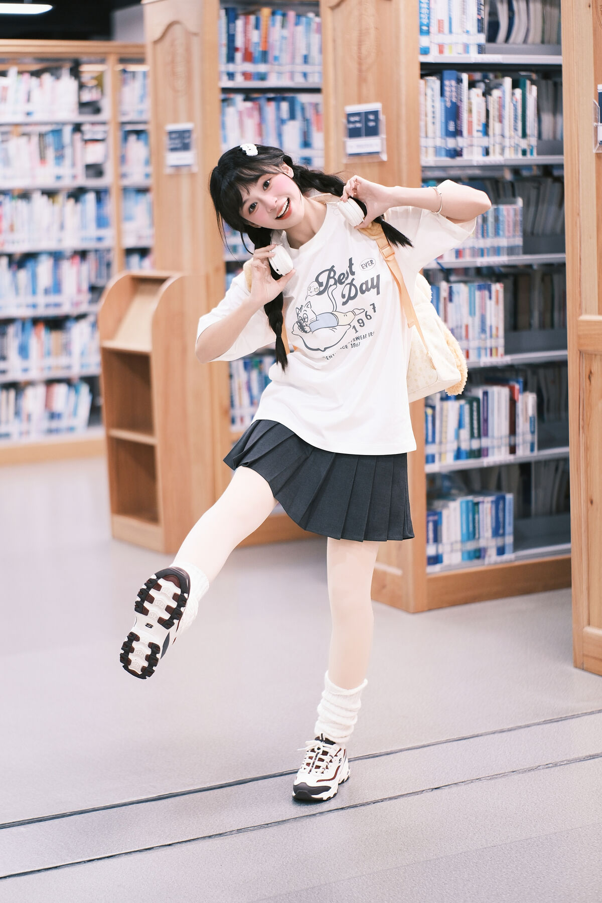 YiTuYu艺图语 Vol.8898 Xia Yu Xiao Nian