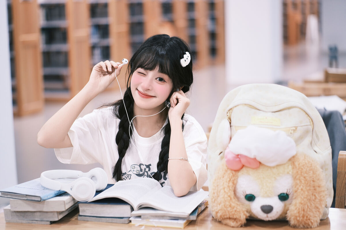 YiTuYu艺图语 Vol.8898 Xia Yu Xiao Nian