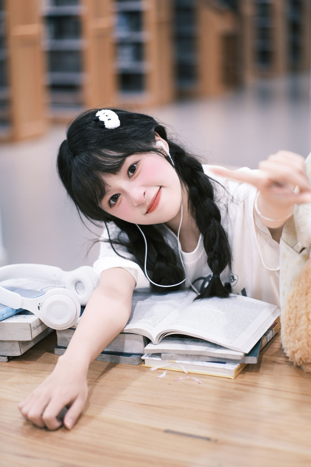 YiTuYu艺图语 Vol.8898 Xia Yu Xiao Nian