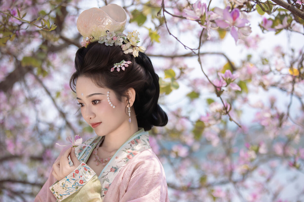 YiTuYu艺图语 Vol.8918 Jiu Shi Jiao Mei Nan A