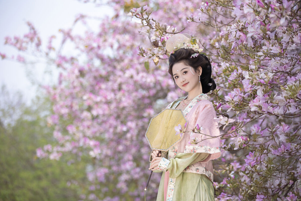 YiTuYu艺图语 Vol.8918 Jiu Shi Jiao Mei Nan A