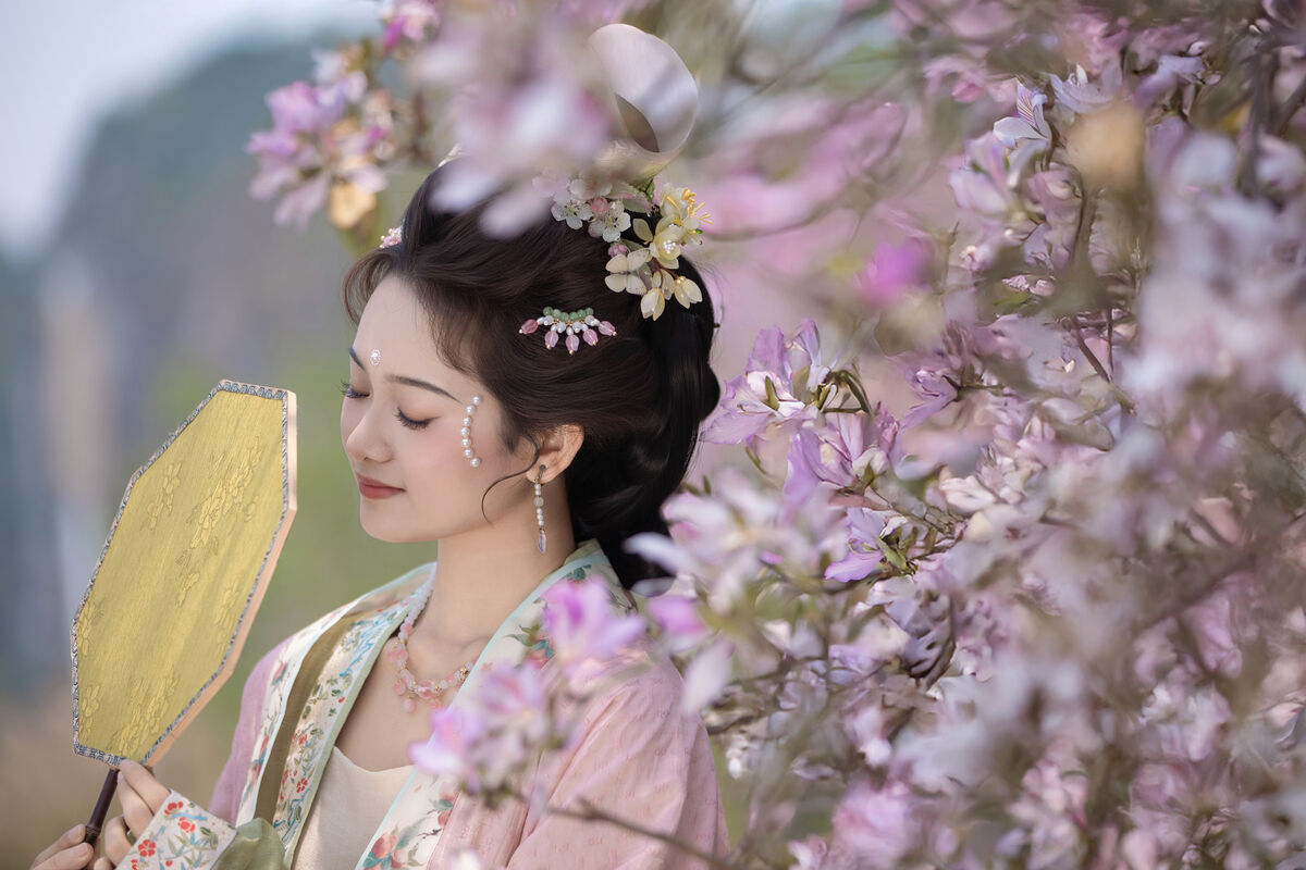 YiTuYu艺图语 Vol.8918 Jiu Shi Jiao Mei Nan A