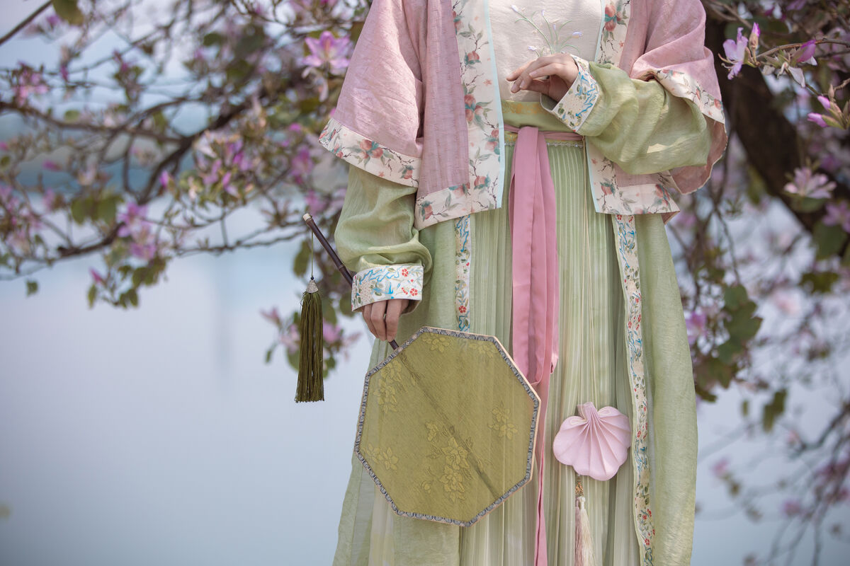 YiTuYu艺图语 Vol.8918 Jiu Shi Jiao Mei Nan A