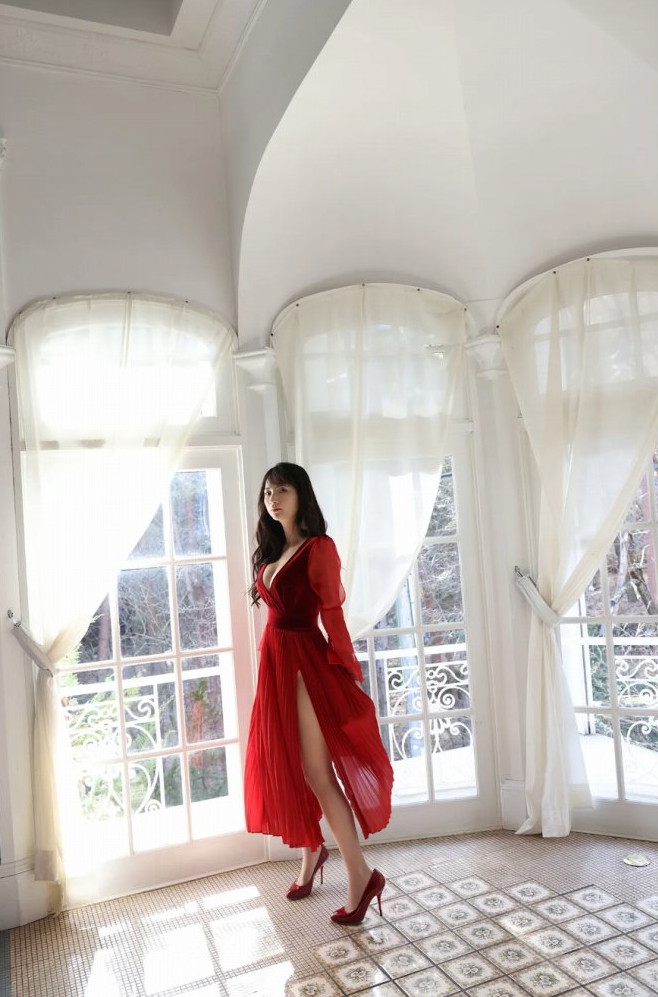 街山みほ 美乳ヘアヌード＆水着グラビア画像！