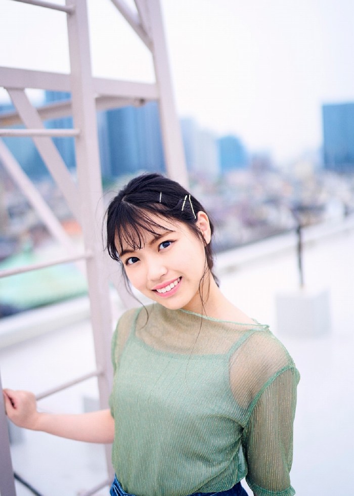 石田千穂 めちゃかわな水着グラビア画像！！