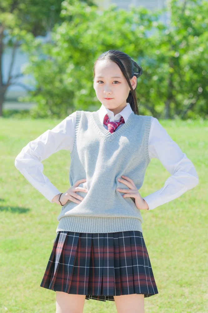 須羽こころ ふわふわバストの水着グラビア画像！