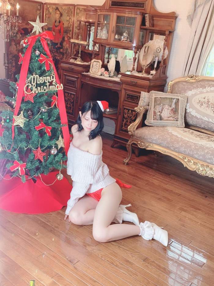 あまつまりな 脱ぎすぎ水着＆下着グラビア画像！