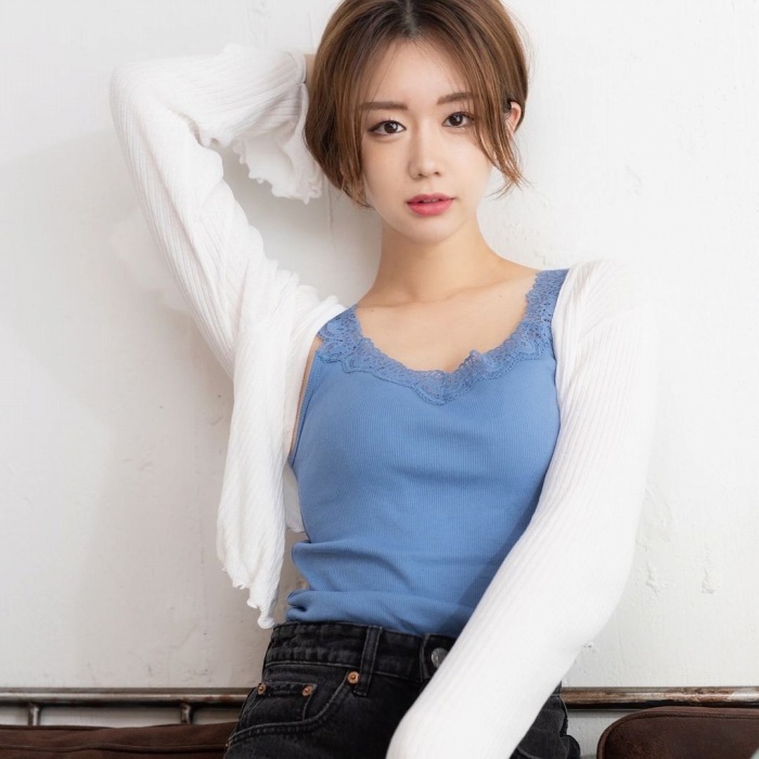 あらた唯 スタイル抜群の水着グラビア画像！