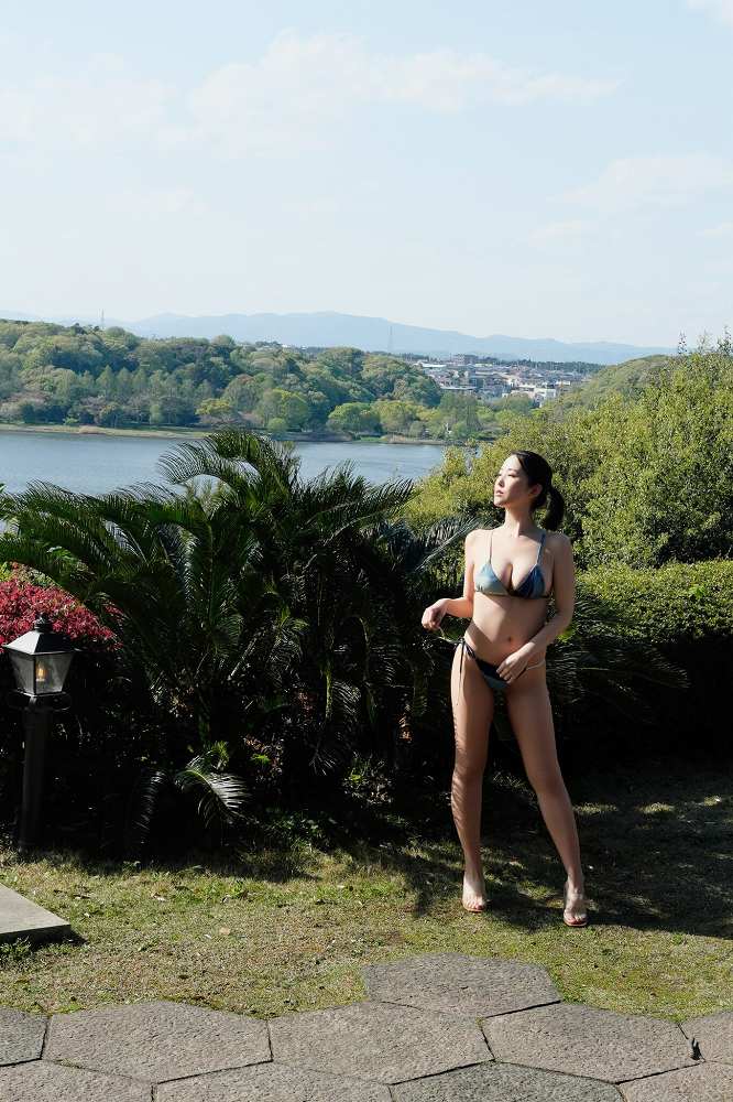 おしの沙羅 Gカップボインの水着グラビア画像！