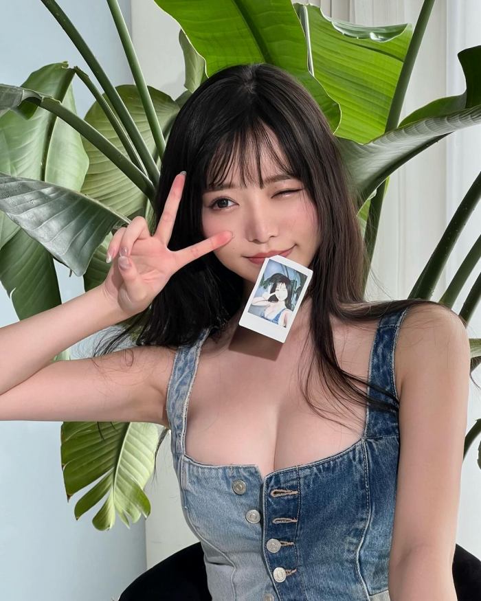 高鶴桃羽 激かわボインな水着グラビア画像！