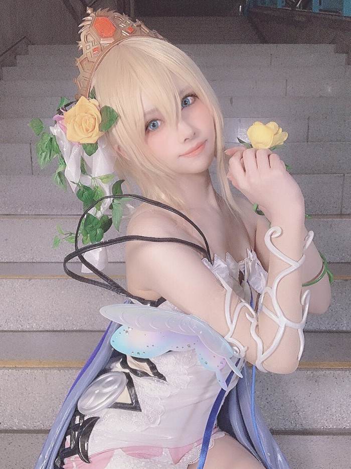 えい梨 美しいコスプレ＆水着グラビア画像！