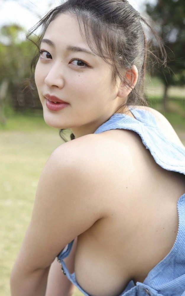 風吹ケイ Iカップバズーカの水着グラビア画像！