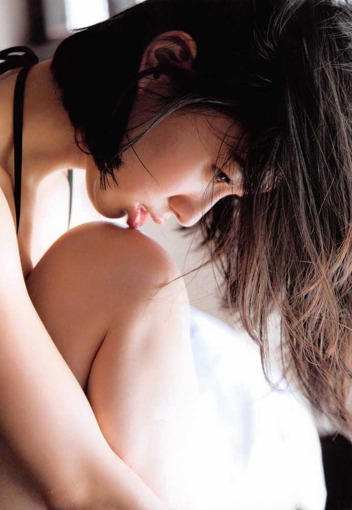 松井珠理奈 水着＆セミヌードグラビア画像！