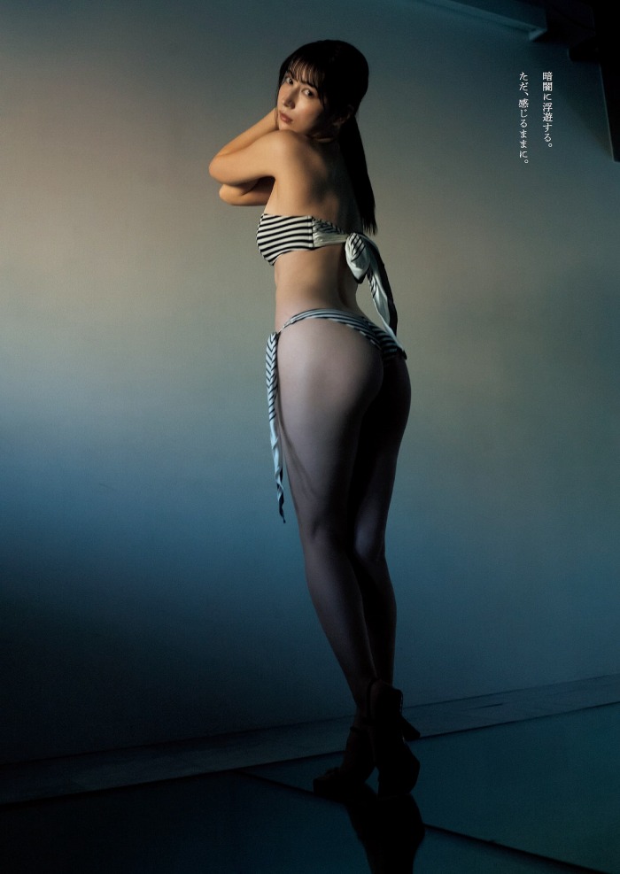 雪平莉左 グラマラス美女の水着グラビア画像！