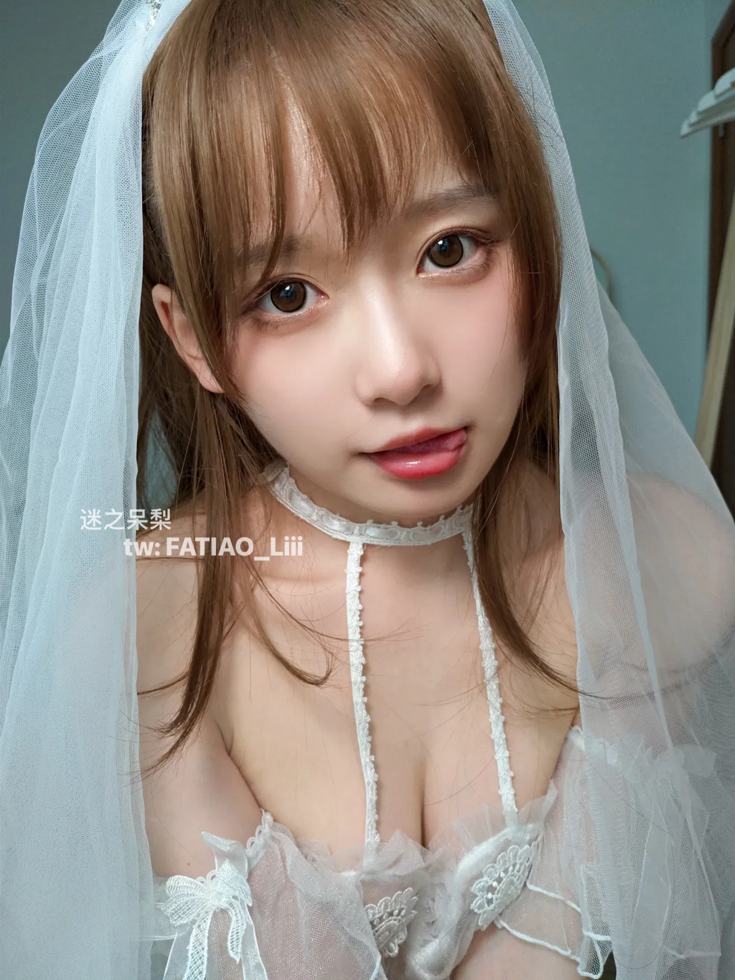 [Fantia] 迷之呆梨 – 自撮り写真 新婚初夜