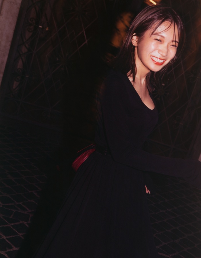 秋元真夏 激かわな水着・ランジェリー画像！