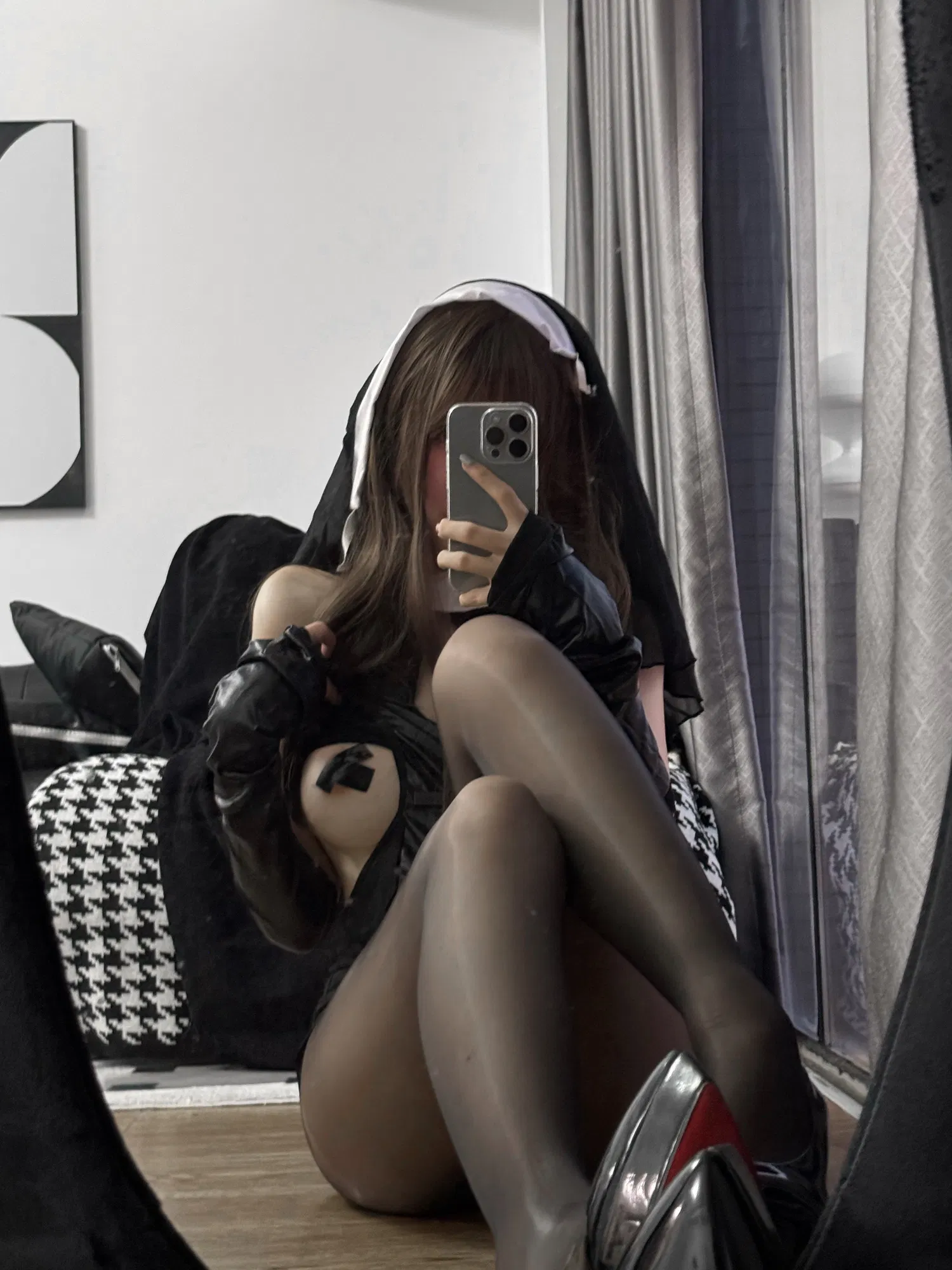 [Cosplay] 阿薰kaOri 偷偷做坏事的修女